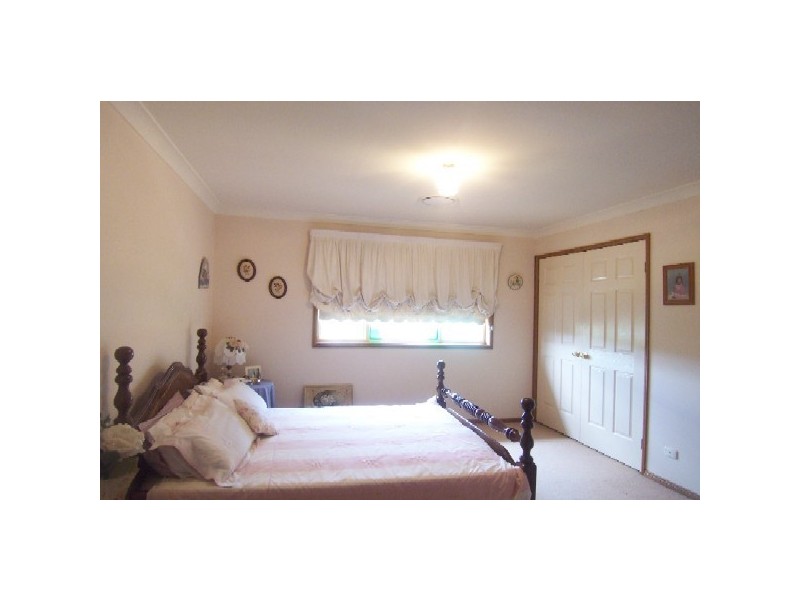 6 Grosvenor Place, Valentine NSW 2280