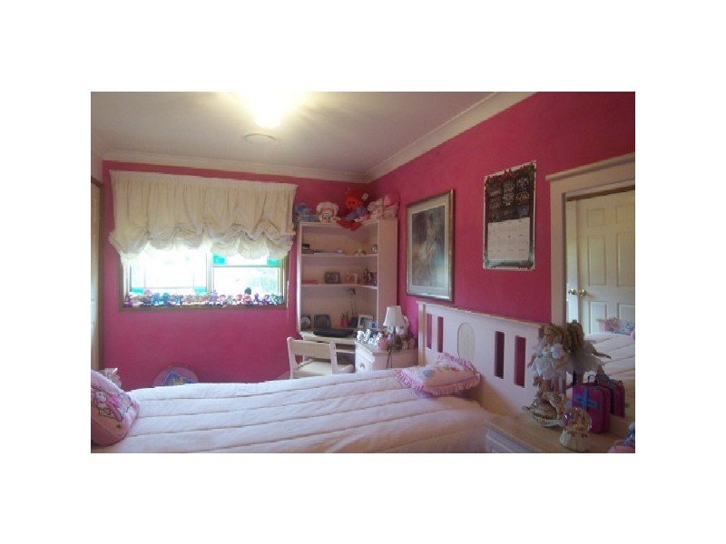 6 Grosvenor Place, Valentine NSW 2280