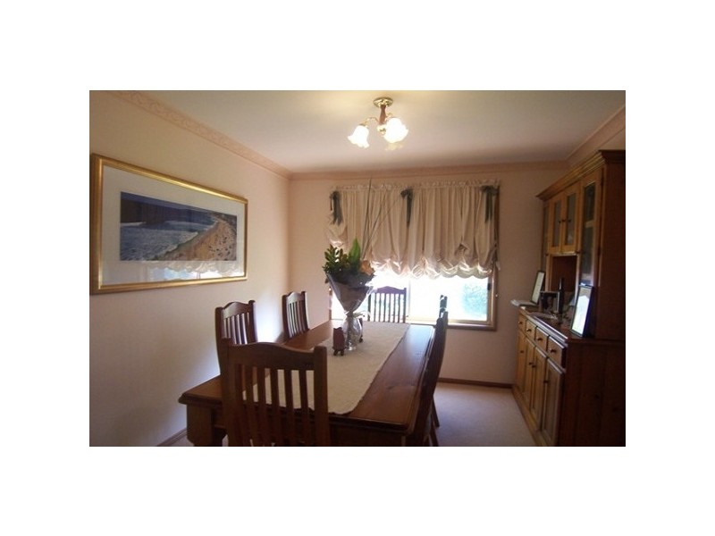 6 Grosvenor Place, Valentine NSW 2280