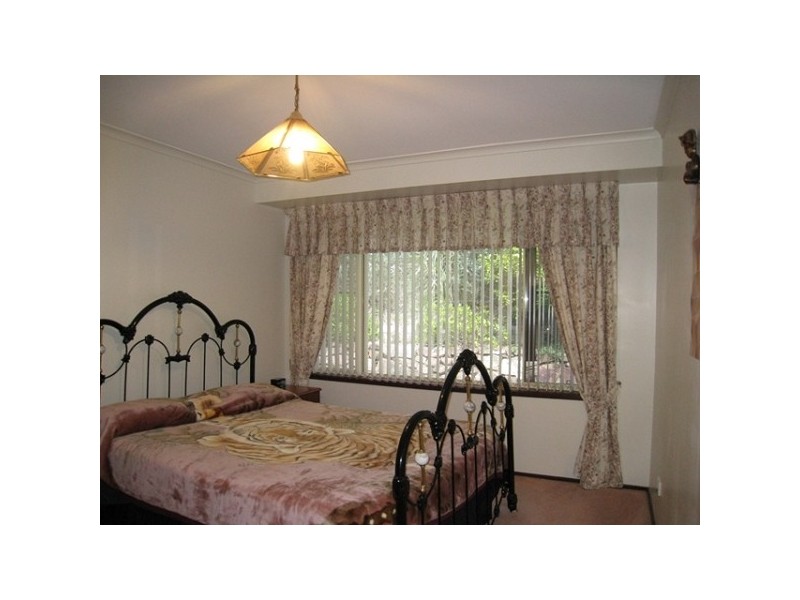 3B Excalibur Parade, Valentine NSW 2280