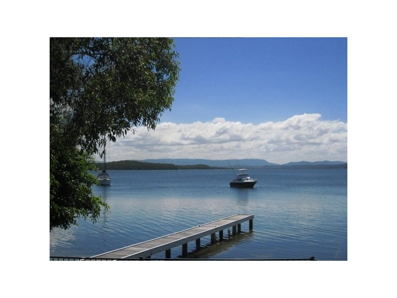 4 Government Road, Nords Wharf NSW 2281