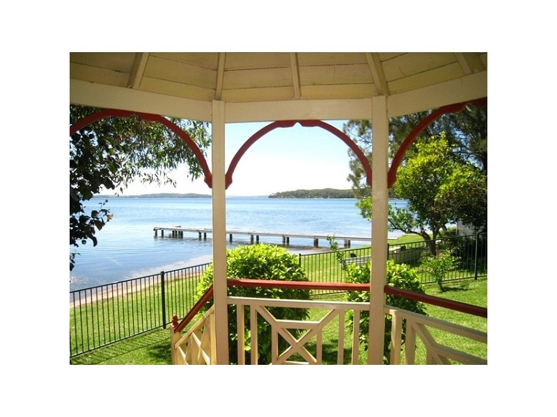 4 Government Road, Nords Wharf NSW 2281