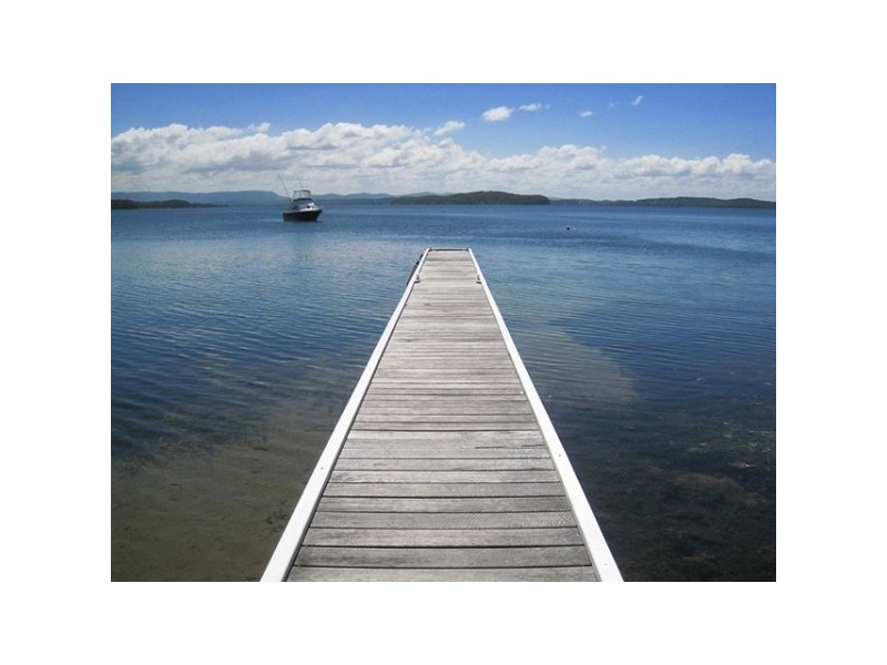 4 Government Road, Nords Wharf NSW 2281