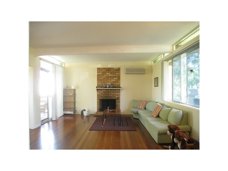 8 Pannamena Crescent, Eleebana NSW 2282