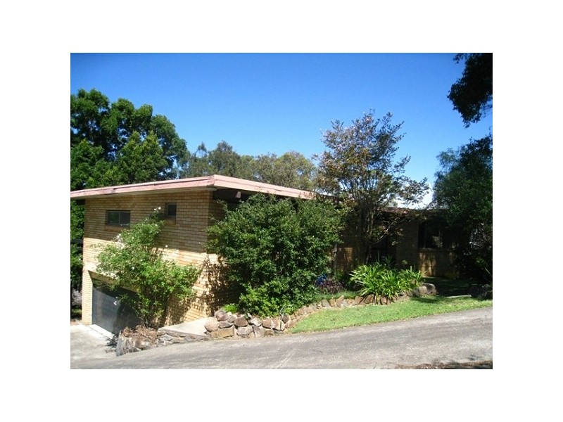 8 Pannamena Crescent, Eleebana NSW 2282