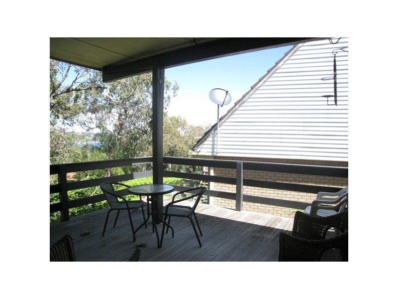 8 Pannamena Crescent, Eleebana NSW 2282