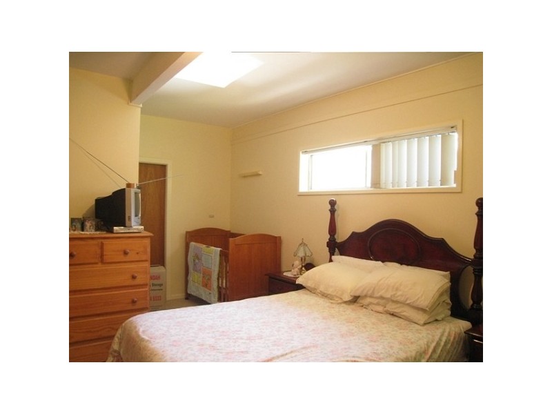 8 Pannamena Crescent, Eleebana NSW 2282