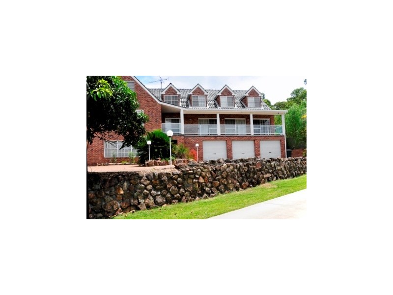 17 Thompson Road, Warners Bay NSW 2282