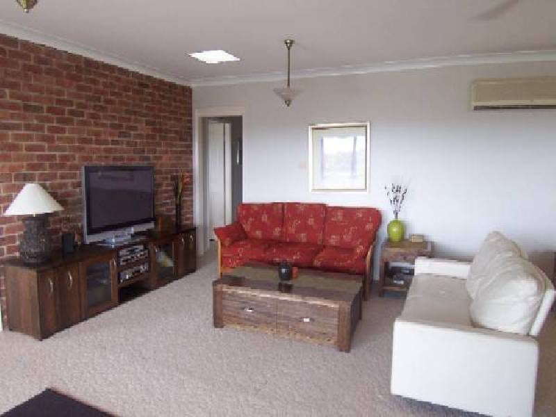 35 Grovelake Close, Eleebana NSW 2282