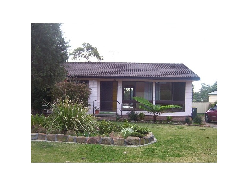 13 Wyndrow Parade, Maryland NSW 2287