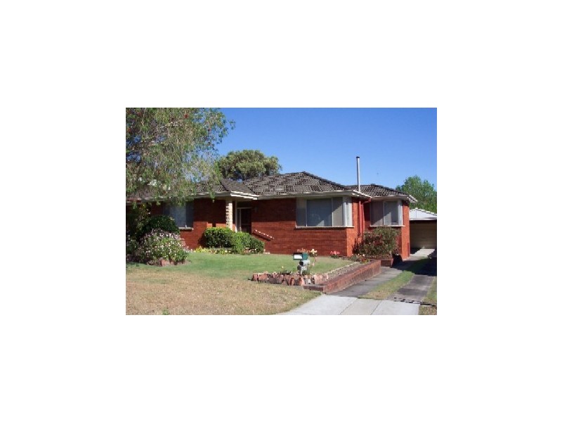 25 Gladgunson Drive, Eleebana NSW 2282