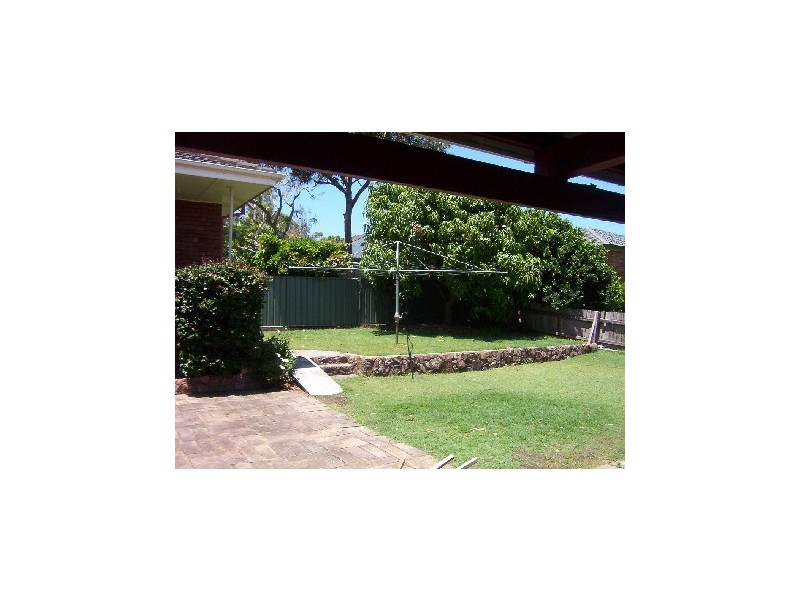 25 Gladgunson Drive, Eleebana NSW 2282