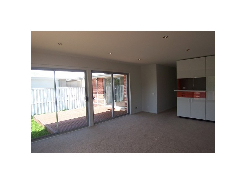 2B Lake Street, Warners Bay NSW 2282