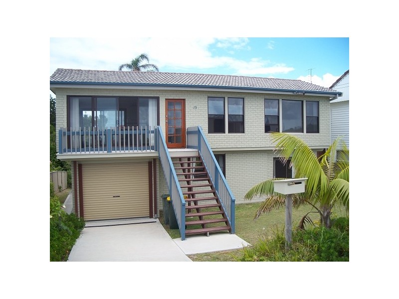 15 Ocean Street, Redhead NSW 2290