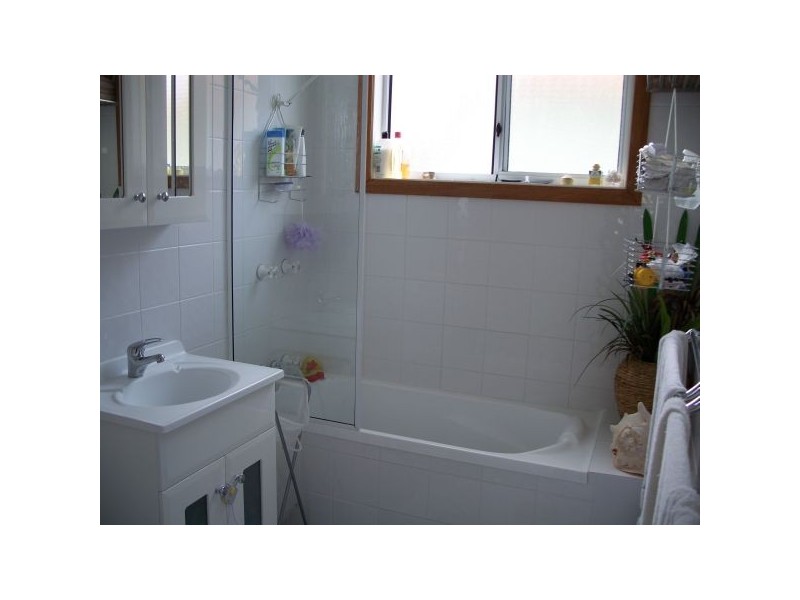 14 Hitchcock Street, Belmont NSW 2280