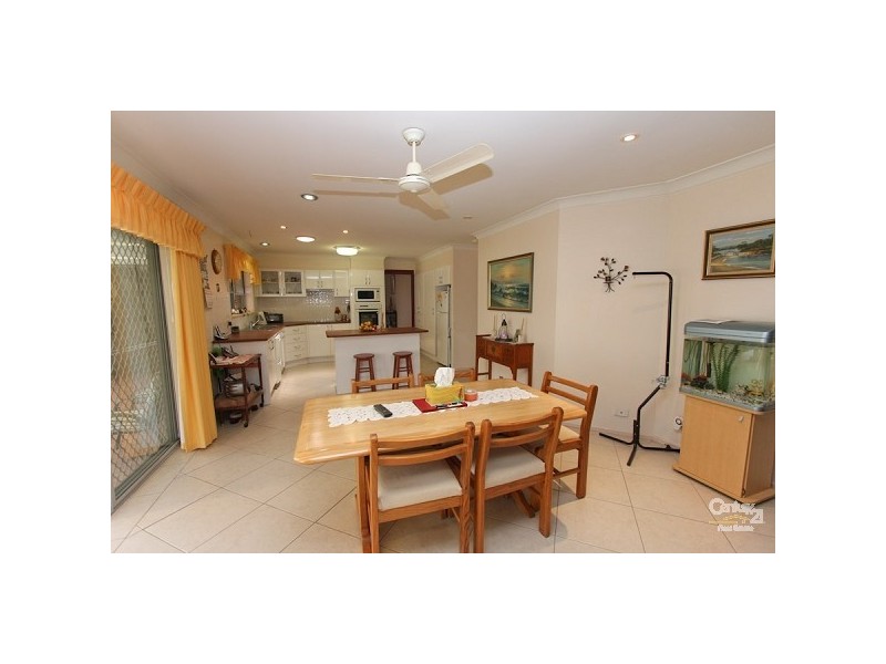 4 Trafalgar Crescent, Valentine NSW 2280