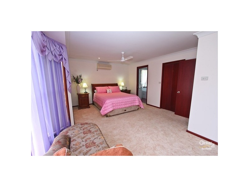 4 Trafalgar Crescent, Valentine NSW 2280