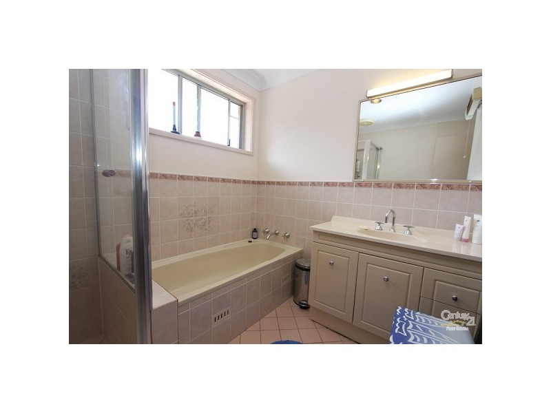 4 Trafalgar Crescent, Valentine NSW 2280