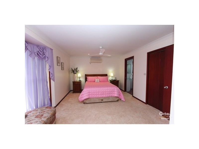 4 Trafalgar Crescent, Valentine NSW 2280