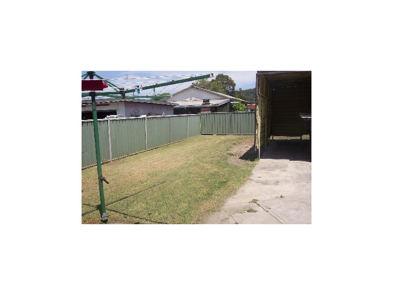 8 Spencer Street, Warners Bay NSW 2282