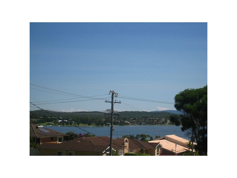 87 Thompson Road, Speers Point NSW 2284
