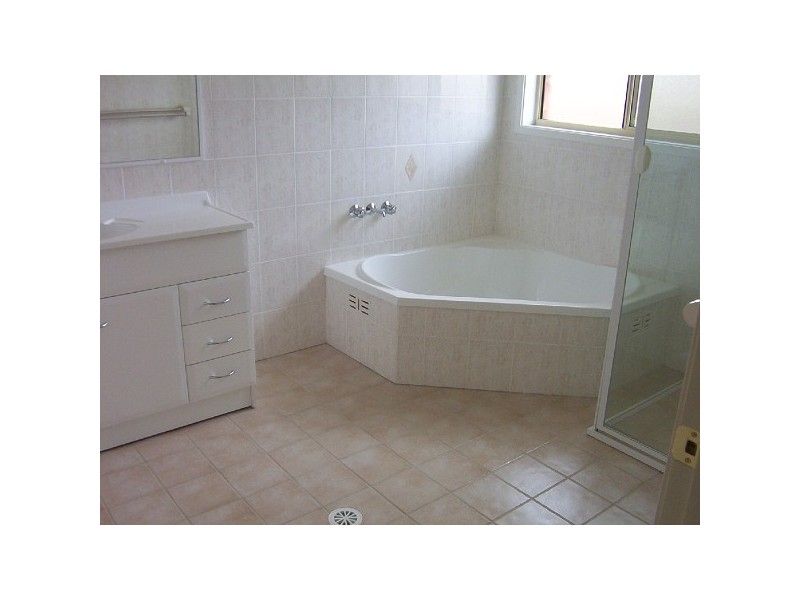 6 Karong Avenue, Maryland NSW 2287