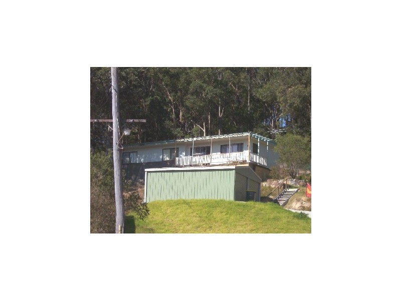 4 Bucklee Crescent, Warners Bay NSW 2282