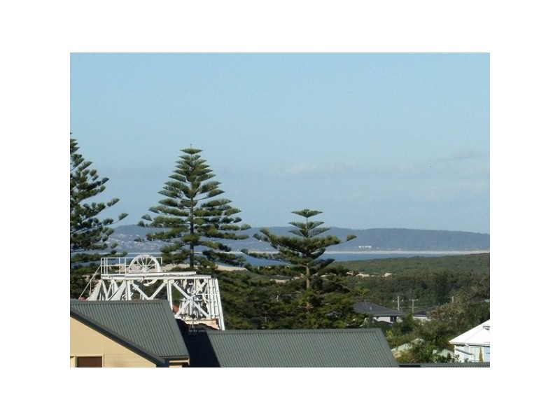 58 Geraldton Drive, Redhead NSW 2290