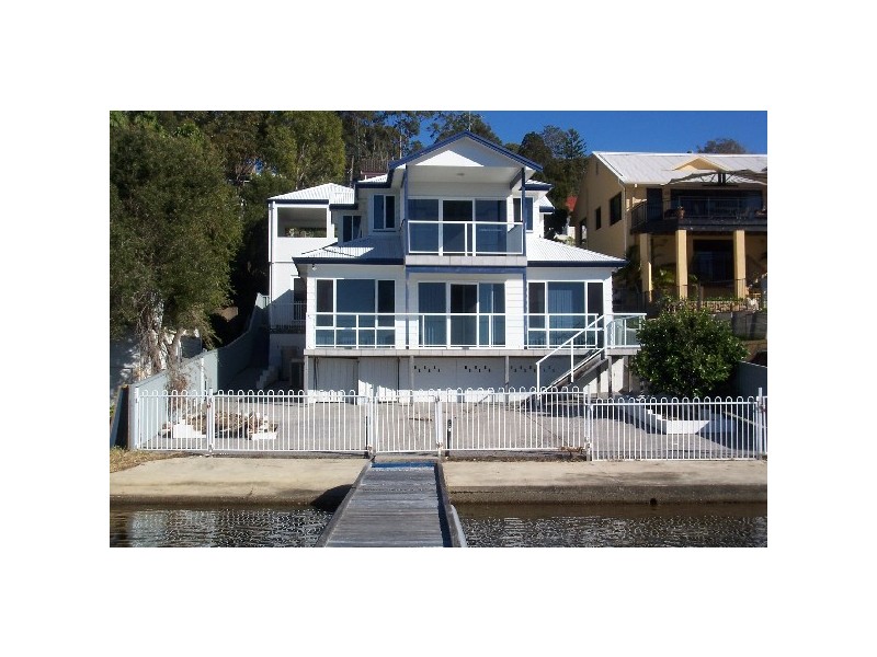 183 Fishing Point Road, Fishing Point NSW 2283