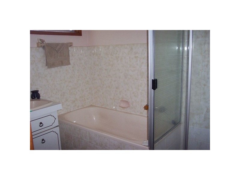 552 The Esplanade, Warners Bay NSW 2282