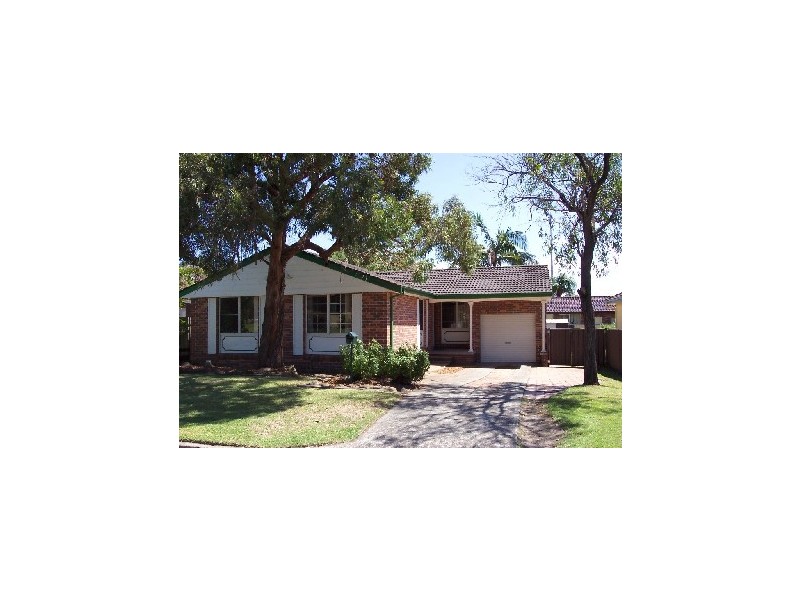 8 Ratcliffe Street, Eleebana NSW 2282