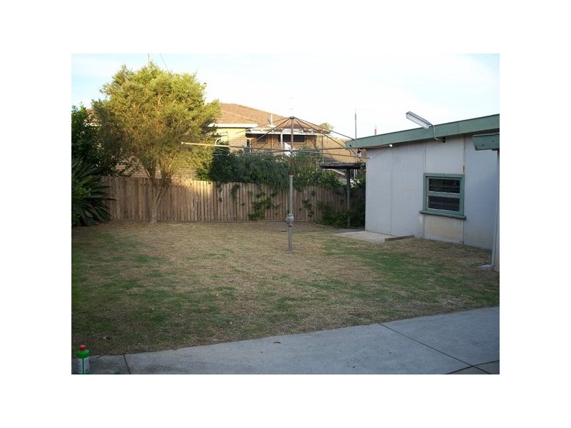 6 Hall Street, Belmont NSW 2280