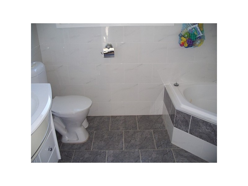 32 Albert Street, Valentine NSW 2280