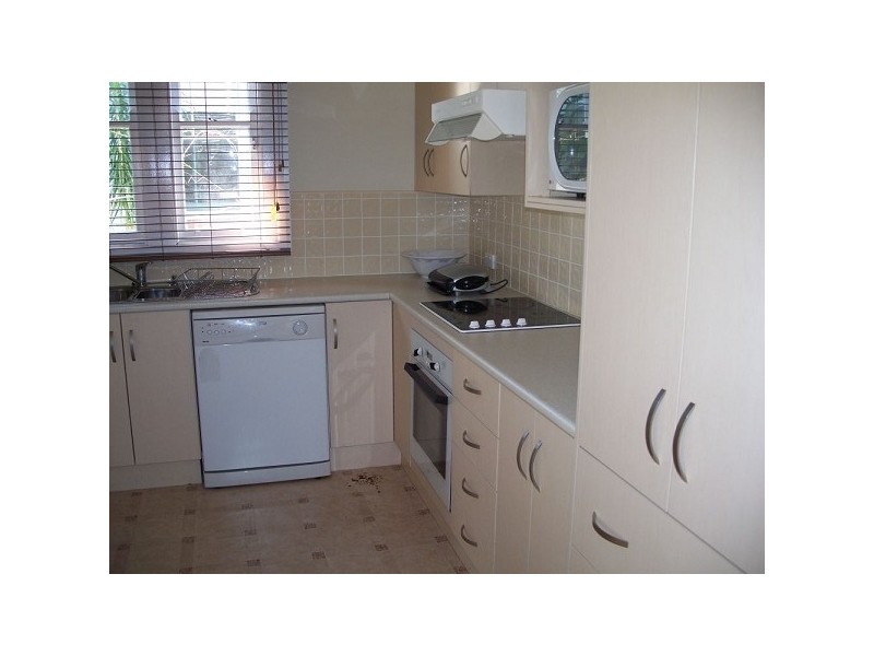 16 Bowser Street, Hamilton North NSW 2292