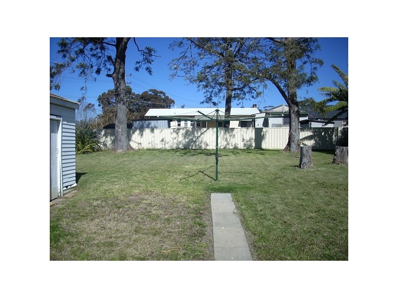 4 John Street, Tingira Heights NSW 2290