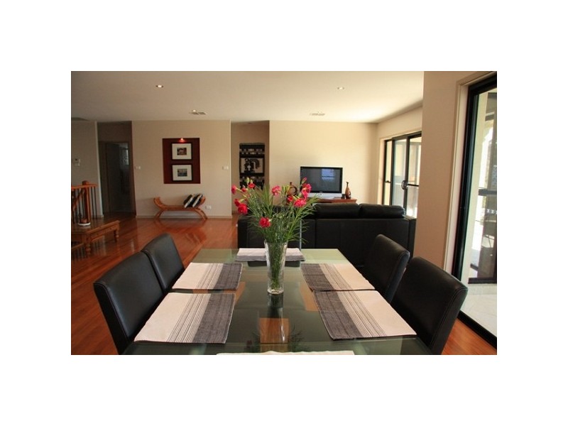 5 Victor Avenue, Valentine NSW 2280