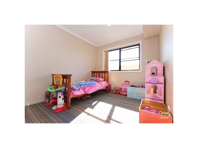 8 Eino Place, Eleebana NSW 2282