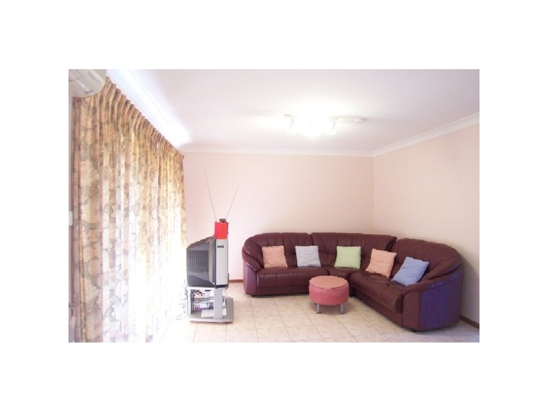 9 Warwick Way, Valentine NSW 2280