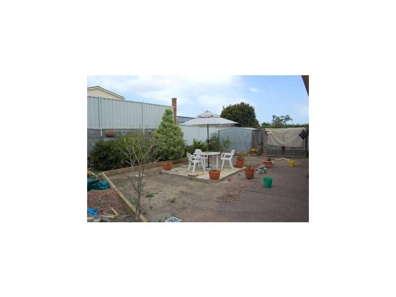 15 Kirkland Close, Lakelands NSW 2282