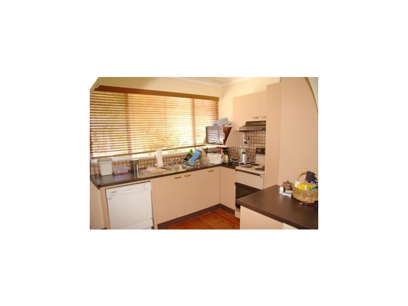 6 Peter Street, Valentine NSW 2280