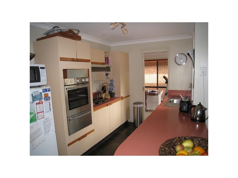 4 Tanunda Close, Eleebana NSW 2282