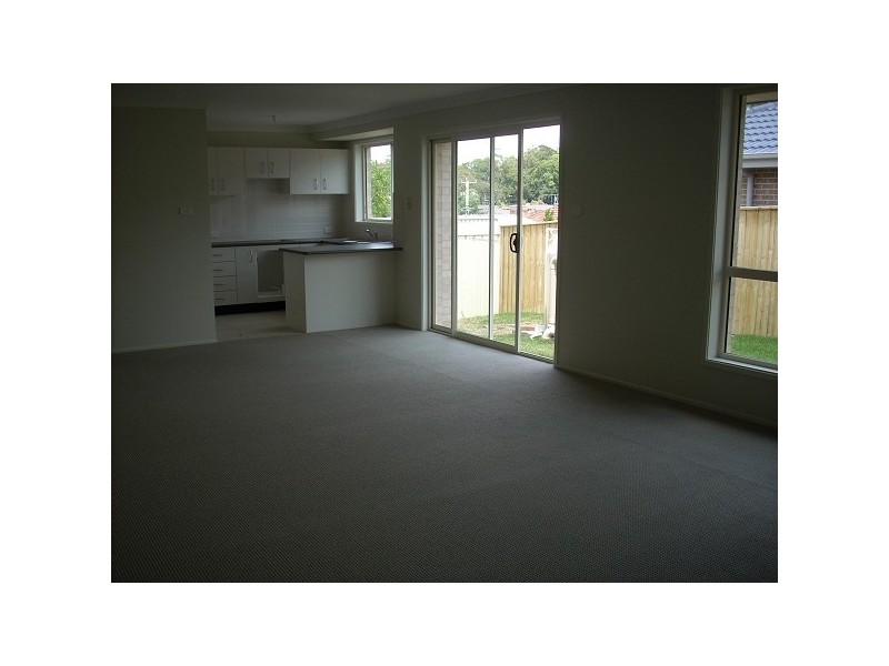 7 Harmony Crescent, Mount Hutton NSW 2290