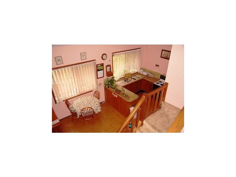 4 Chelston  Street, Warners Bay NSW 2282