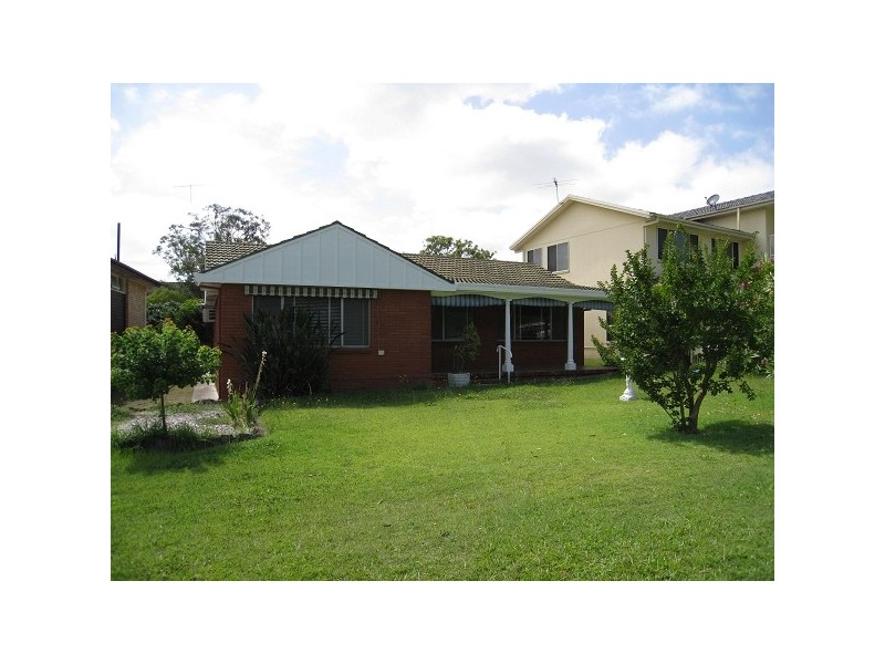 21 Anglers Place, Eleebana NSW 2282