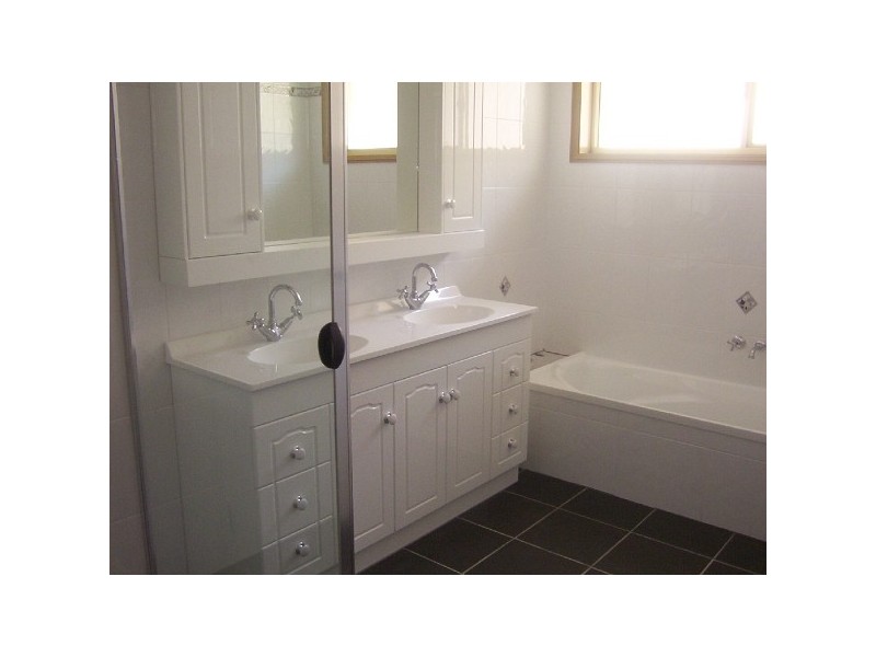 89 East Street, Warners Bay NSW 2282