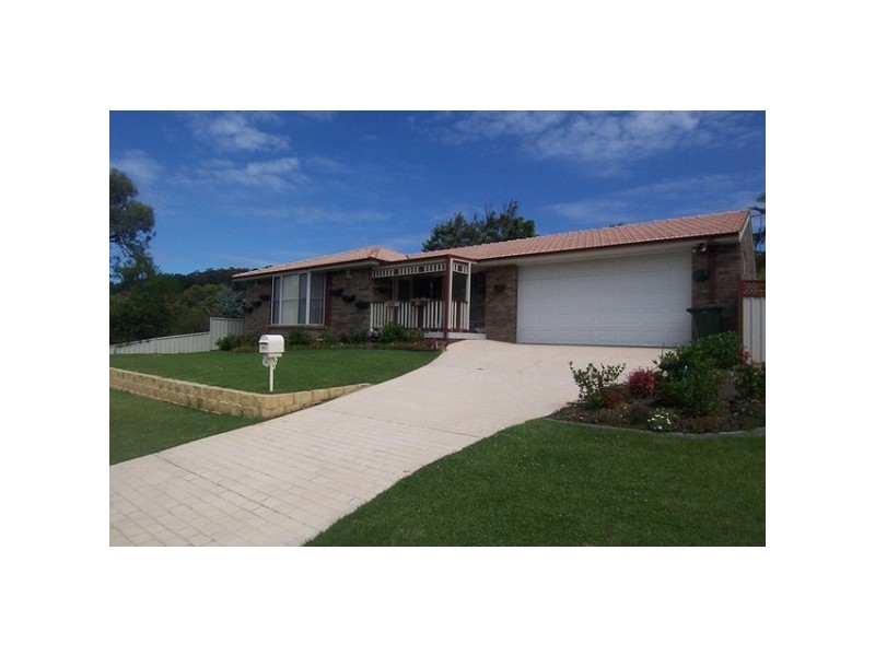 4 Trafalgar Crescent, Valentine NSW 2280
