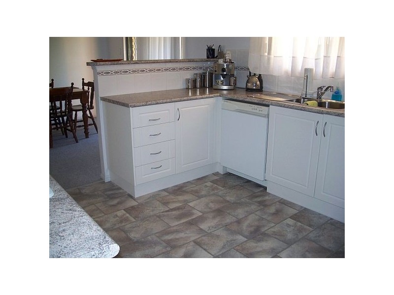 8 Matelot Close, Belmont NSW 2280