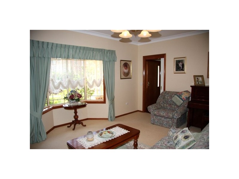10 Warwick Way, Valentine NSW 2280