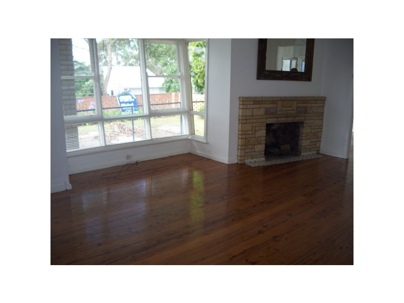 82 Andrew Road, Valentine NSW 2280