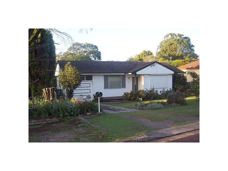 27 Lurnea Crescent, Valentine NSW 2280